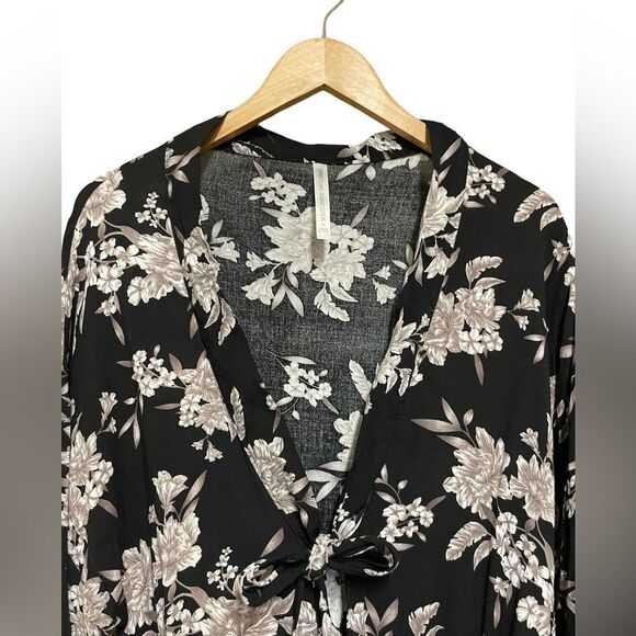 Spiritual Gangster Maya Kaftan Wrap Floral Black with Tie - Picture 7 of 8